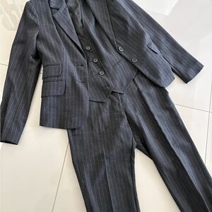 Women’s Wool 3 piece Suit